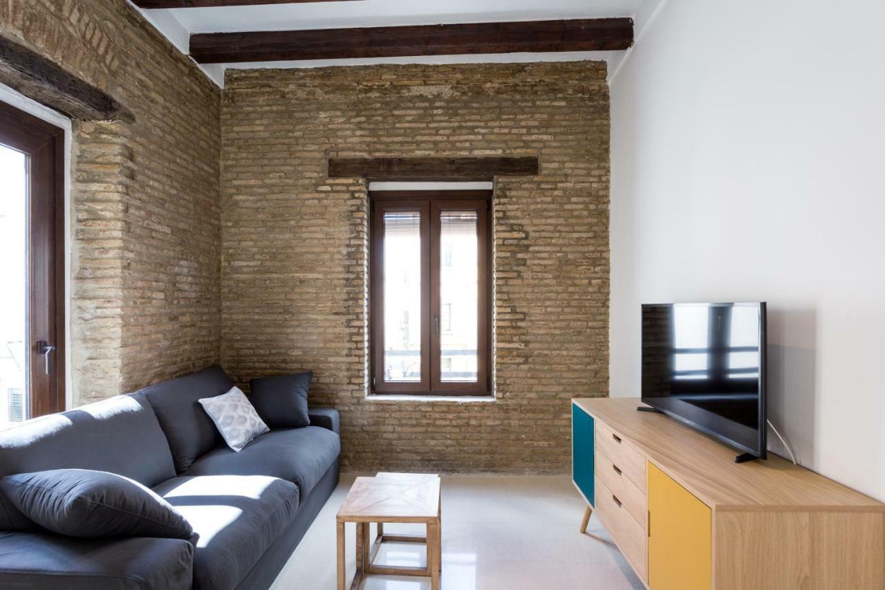 Almazen Apartamentos, Arrayan 23 Seville Exterior photo